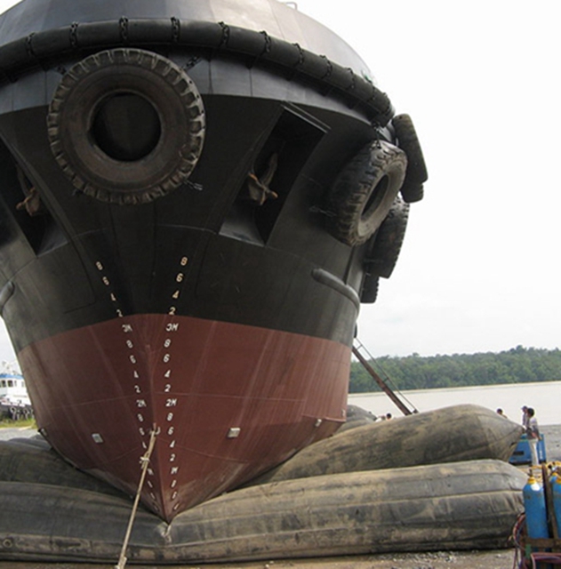 0.6m-2.8m diameter marine rubber airbag used in shipyard